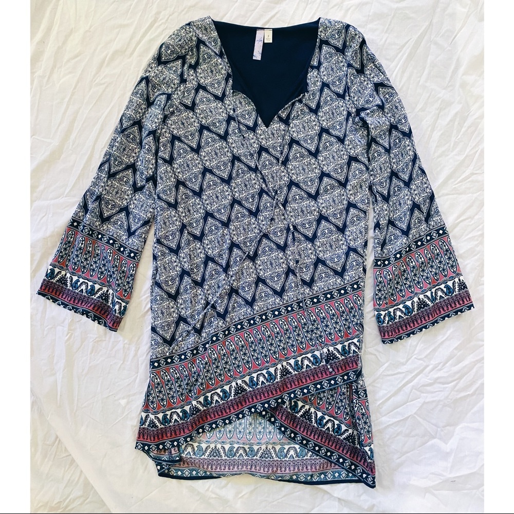 Patterned long sleeve shift dress
